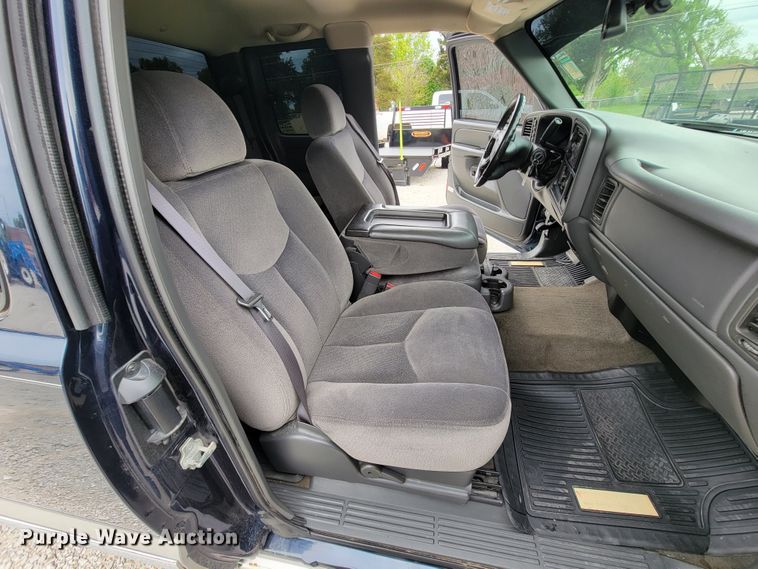 image for item IF9777 2006 GMC Sierra 1500  Ext. Cab pickup truck