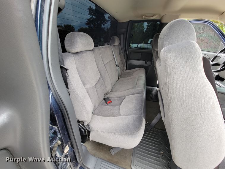 image for item IF9777 2006 GMC Sierra 1500  Ext. Cab pickup truck