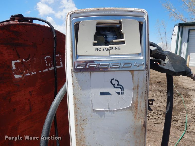 image for item IH9256 Eaton  fuel tank