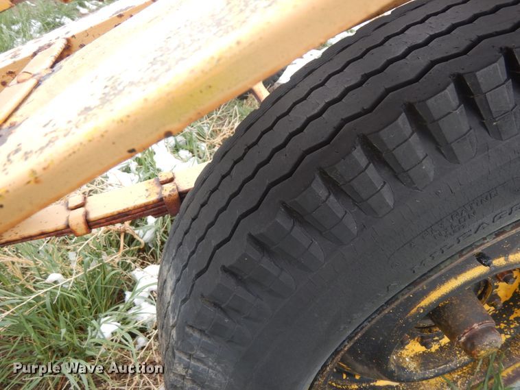 image for item IH9270 1993 shop built reel trailer