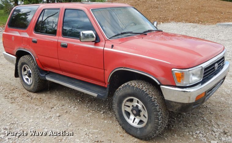 image for item IL9307 1993 Toyota 4Runner SR5  SUV
