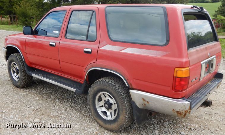 image for item IL9307 1993 Toyota 4Runner SR5  SUV