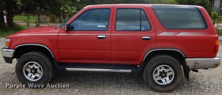 image for item IL9307 1993 Toyota 4Runner SR5  SUV