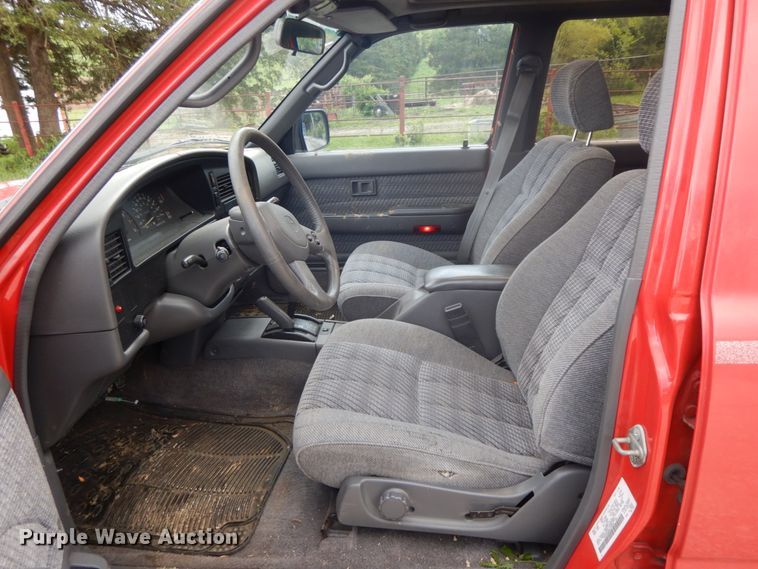 image for item IL9307 1993 Toyota 4Runner SR5  SUV