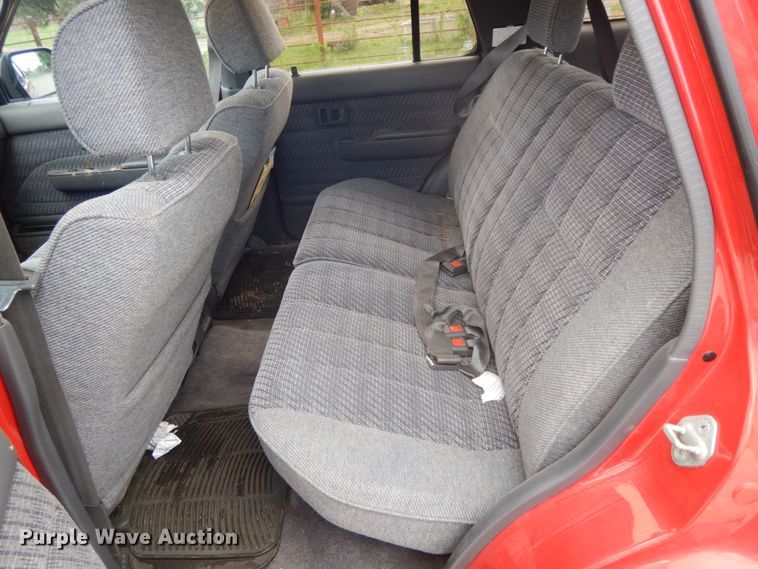 image for item IL9307 1993 Toyota 4Runner SR5  SUV