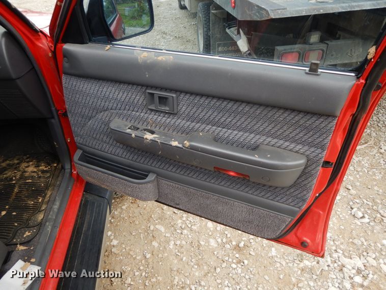 image for item IL9307 1993 Toyota 4Runner SR5  SUV