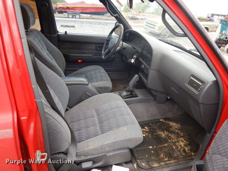 image for item IL9307 1993 Toyota 4Runner SR5  SUV