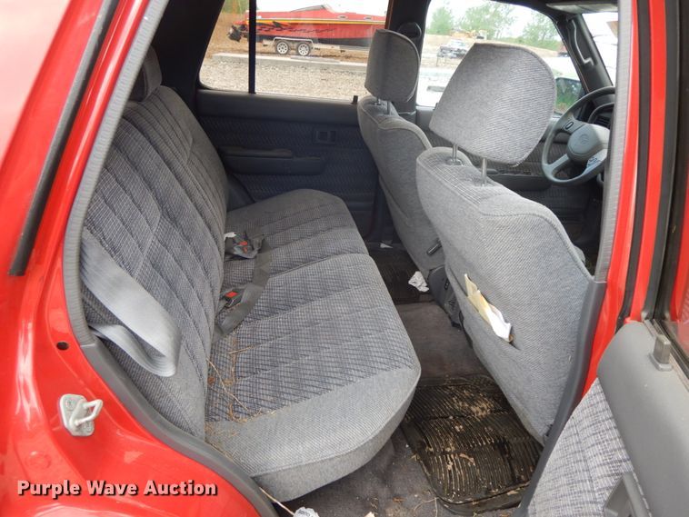 image for item IL9307 1993 Toyota 4Runner SR5  SUV