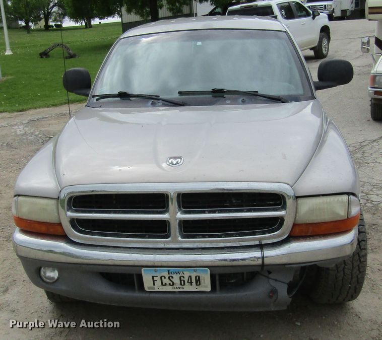 image for item IL9397 2000 Dodge Dakota SLT  Quad Cab pickup truck