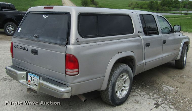 image for item IL9397 2000 Dodge Dakota SLT  Quad Cab pickup truck