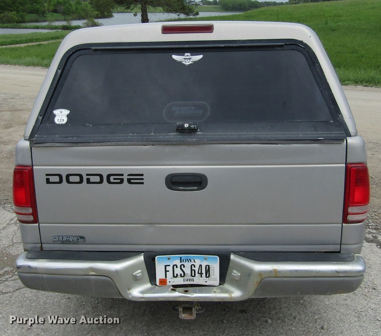 image for item IL9397 2000 Dodge Dakota SLT  Quad Cab pickup truck