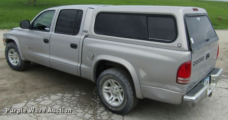 image for item IL9397 2000 Dodge Dakota SLT  Quad Cab pickup truck