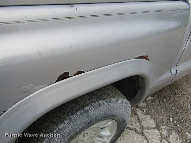 image for item IL9397 2000 Dodge Dakota SLT  Quad Cab pickup truck