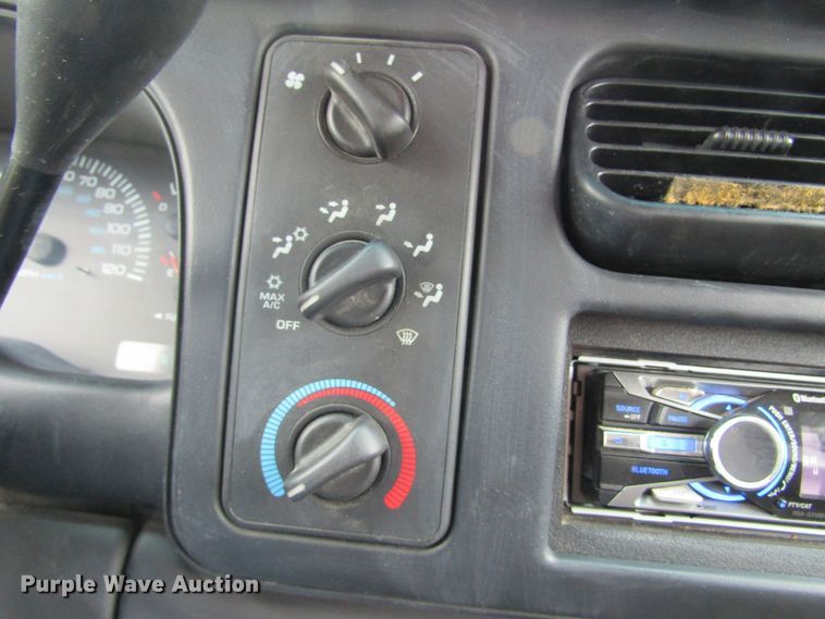 image for item IL9397 2000 Dodge Dakota SLT  Quad Cab pickup truck