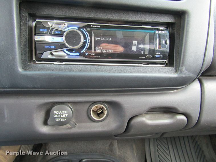 image for item IL9397 2000 Dodge Dakota SLT  Quad Cab pickup truck