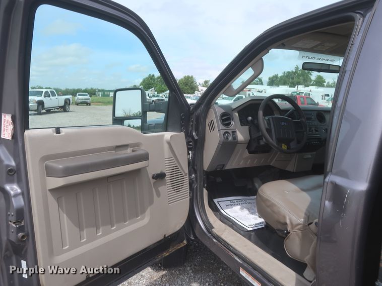 image for item IO9100 2008 Ford F450 Super Duty XL  flatbed truck