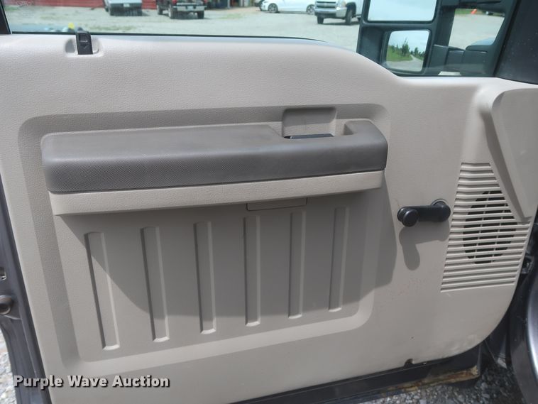 image for item IO9100 2008 Ford F450 Super Duty XL  flatbed truck