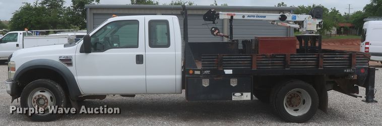 image for item IO9103 2008 Ford F450 Super Duty XL  flatbed truck