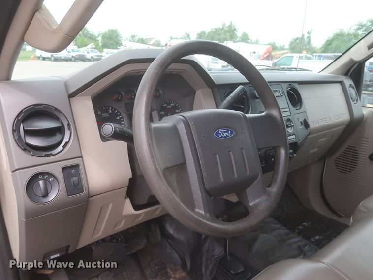 image for item IO9103 2008 Ford F450 Super Duty XL  flatbed truck