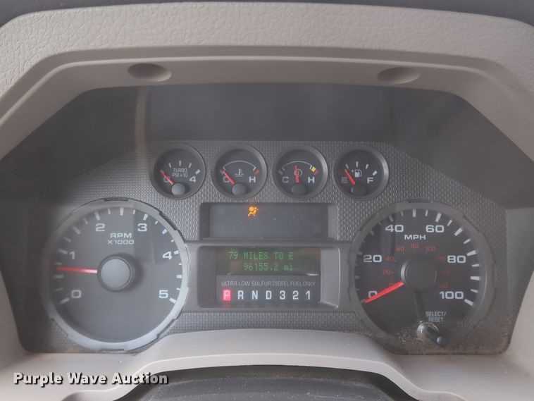 image for item IO9103 2008 Ford F450 Super Duty XL  flatbed truck