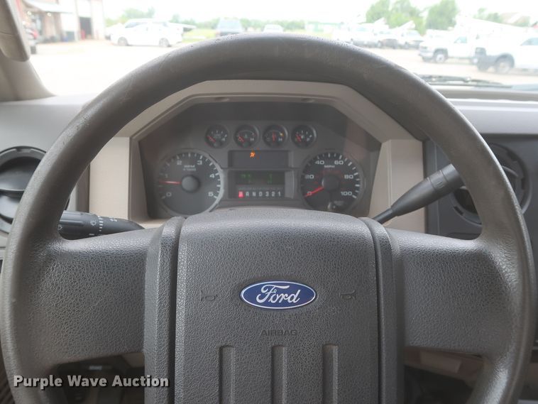 image for item IO9103 2008 Ford F450 Super Duty XL  flatbed truck