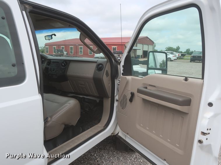 image for item IO9103 2008 Ford F450 Super Duty XL  flatbed truck