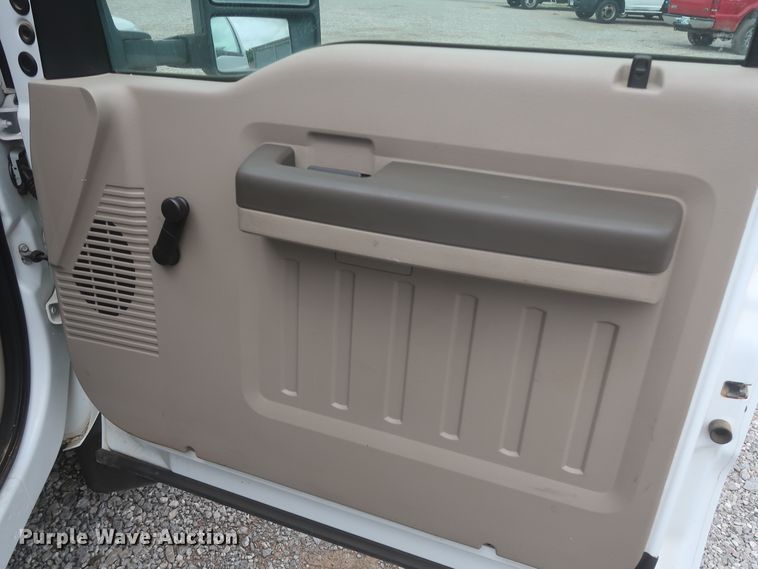 image for item IO9103 2008 Ford F450 Super Duty XL  flatbed truck