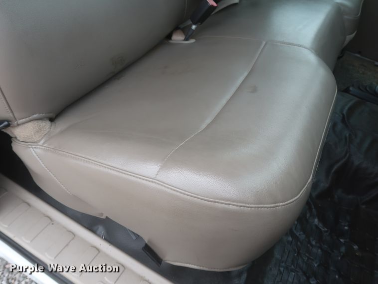 image for item IO9103 2008 Ford F450 Super Duty XL  flatbed truck