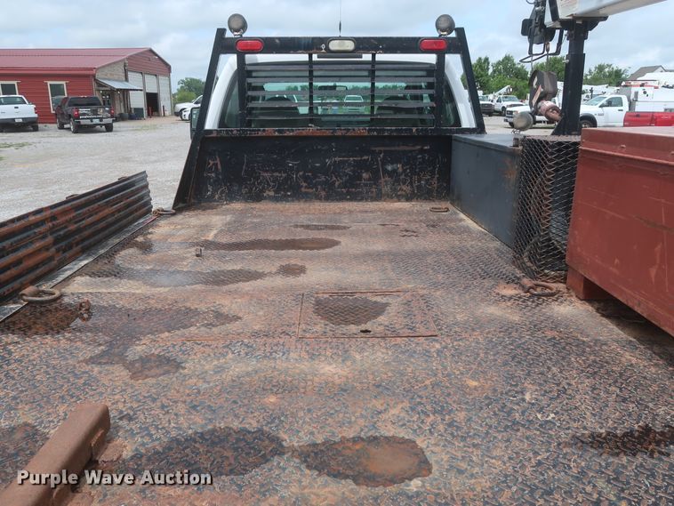 image for item IO9103 2008 Ford F450 Super Duty XL  flatbed truck