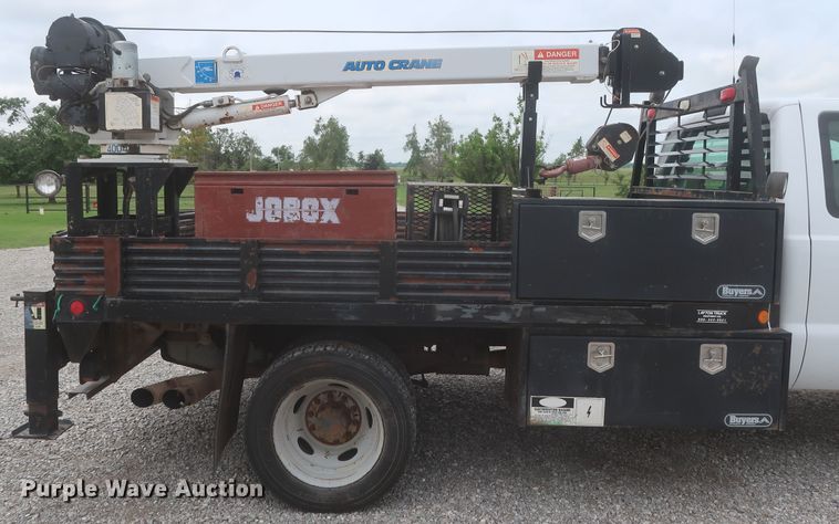 image for item IO9103 2008 Ford F450 Super Duty XL  flatbed truck