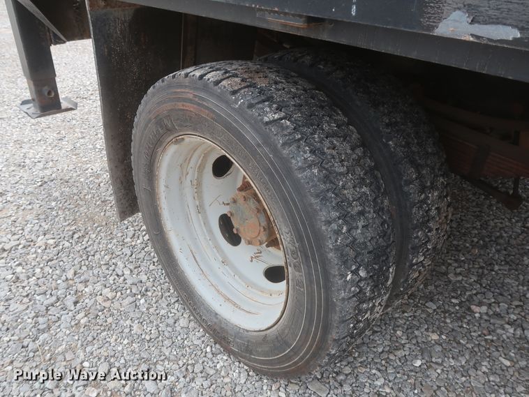 image for item IO9103 2008 Ford F450 Super Duty XL  flatbed truck