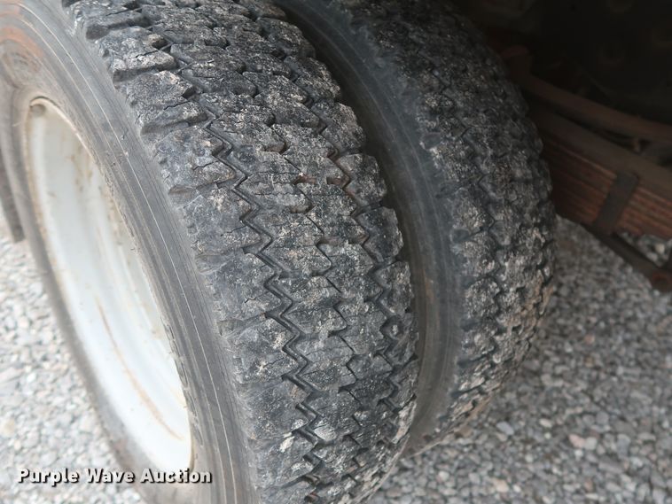 image for item IO9103 2008 Ford F450 Super Duty XL  flatbed truck