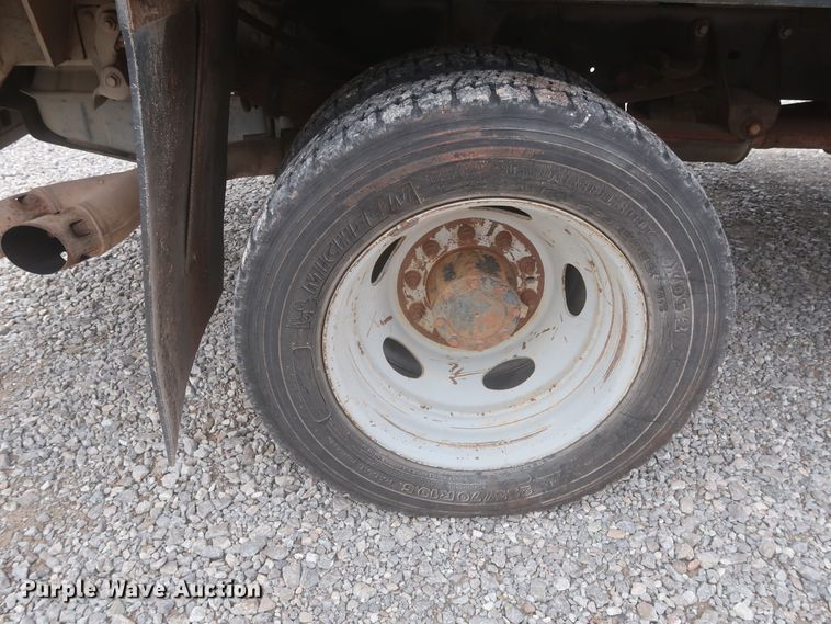 image for item IO9103 2008 Ford F450 Super Duty XL  flatbed truck