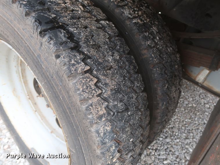 image for item IO9103 2008 Ford F450 Super Duty XL  flatbed truck