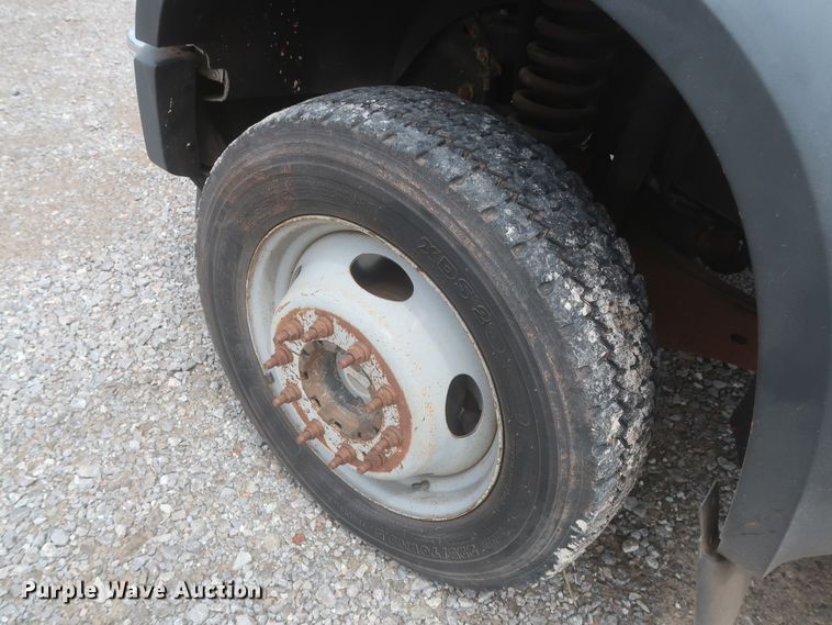 image for item IO9103 2008 Ford F450 Super Duty XL  flatbed truck