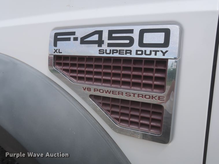 image for item IO9103 2008 Ford F450 Super Duty XL  flatbed truck
