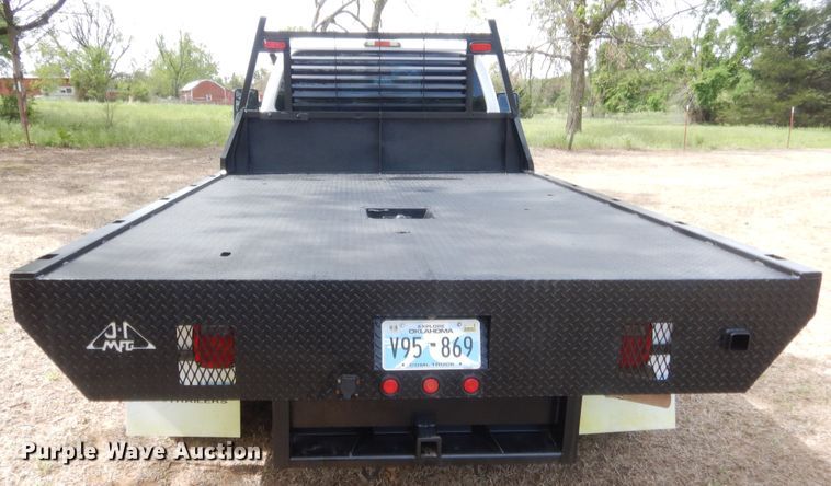 image for item IP9772 2011 Ford F550 Super Duty  flatbed truck