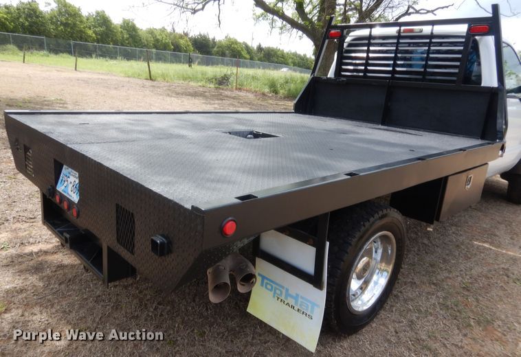 image for item IP9772 2011 Ford F550 Super Duty  flatbed truck