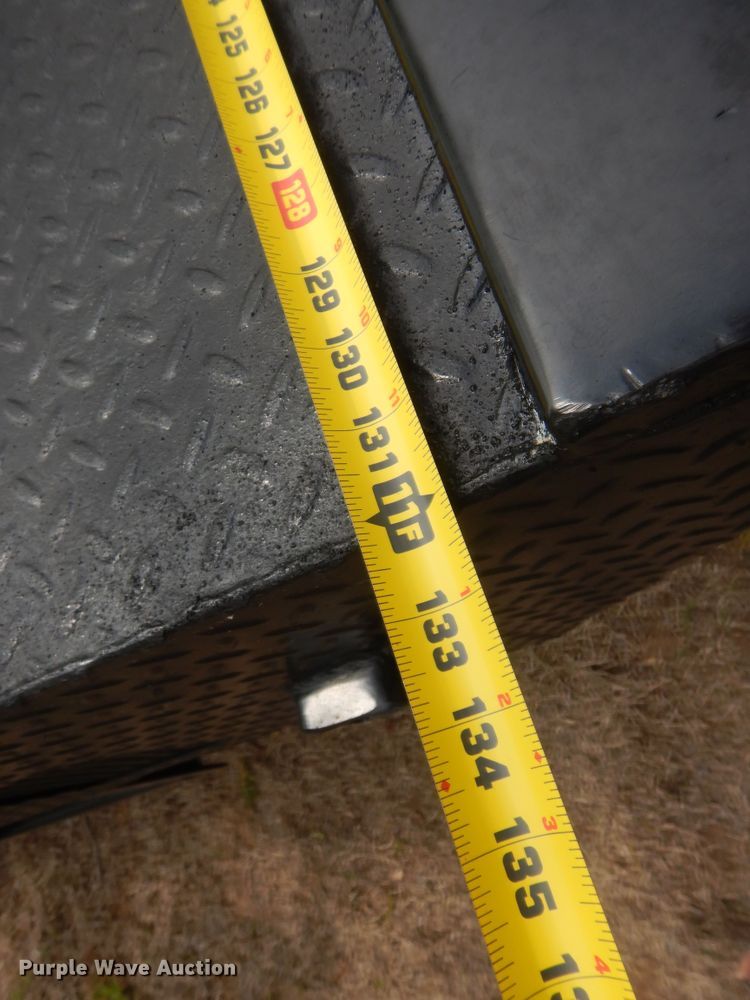 image for item IP9772 2011 Ford F550 Super Duty  flatbed truck