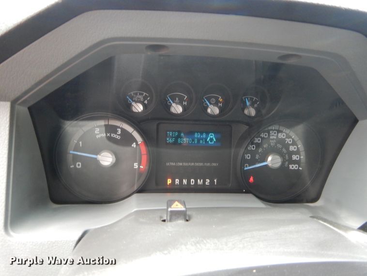 image for item IP9772 2011 Ford F550 Super Duty  flatbed truck