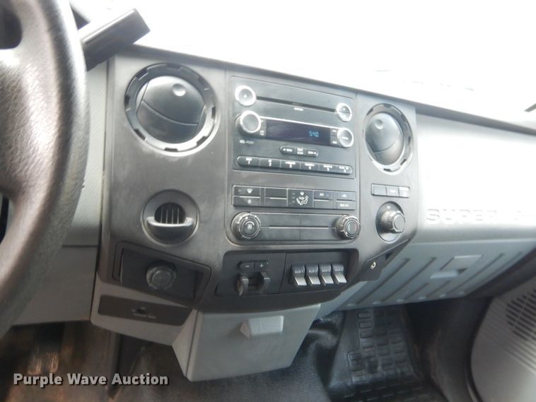 image for item IP9772 2011 Ford F550 Super Duty  flatbed truck