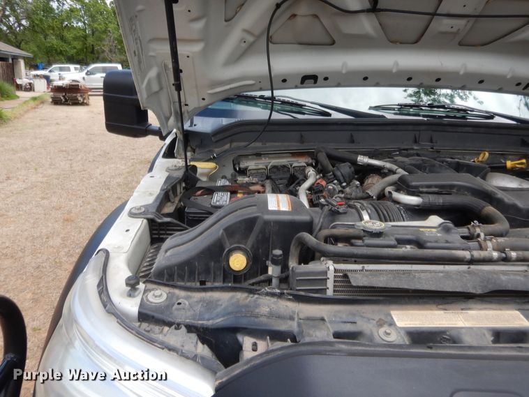 image for item IP9772 2011 Ford F550 Super Duty  flatbed truck