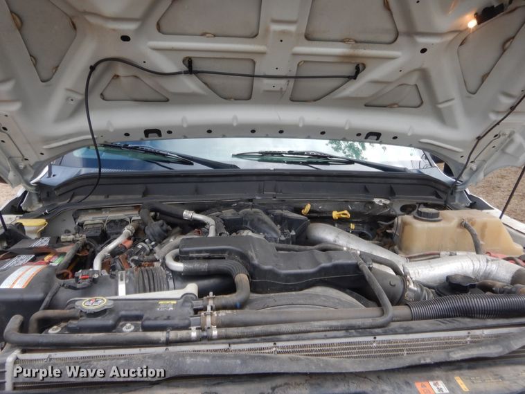 image for item IP9772 2011 Ford F550 Super Duty  flatbed truck