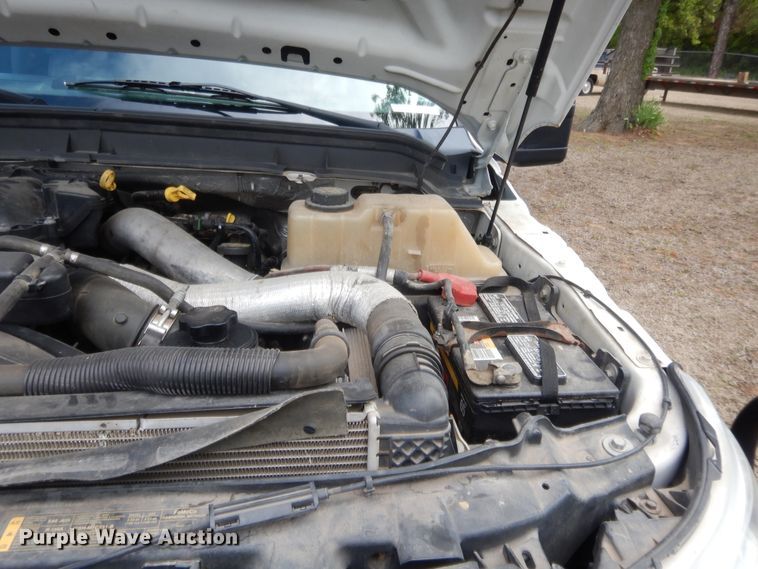 image for item IP9772 2011 Ford F550 Super Duty  flatbed truck