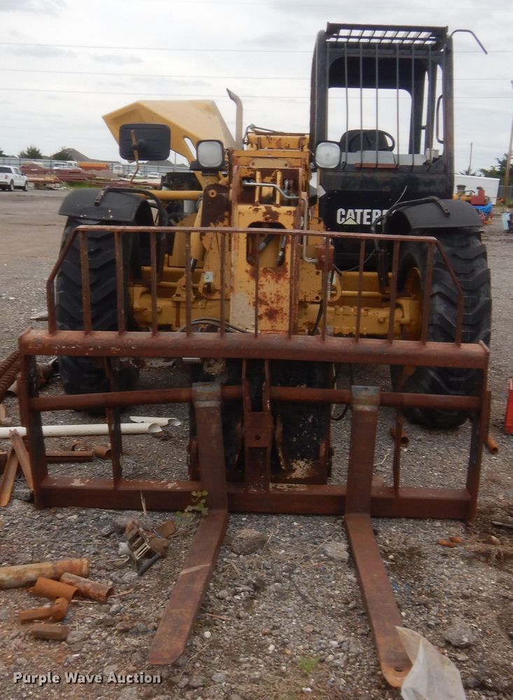 image for item IP9784 2001 Caterpillar TH83  telehandler