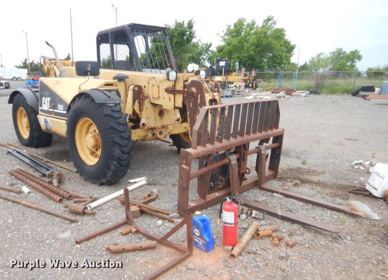 image for item IP9784 2001 Caterpillar TH83  telehandler