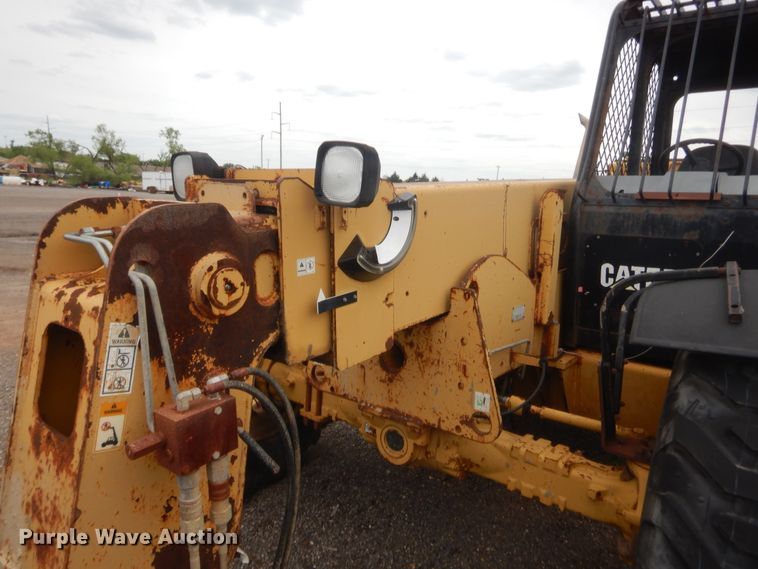image for item IP9784 2001 Caterpillar TH83  telehandler