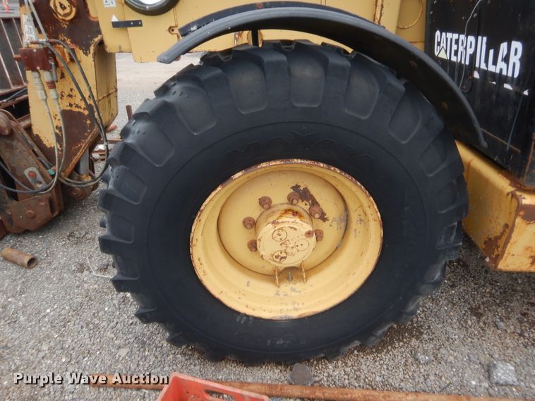 image for item IP9784 2001 Caterpillar TH83  telehandler