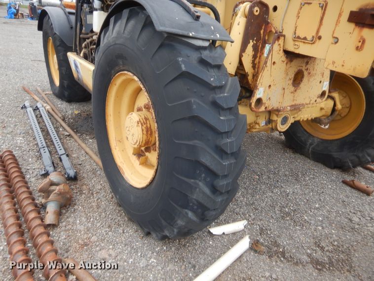 image for item IP9784 2001 Caterpillar TH83  telehandler