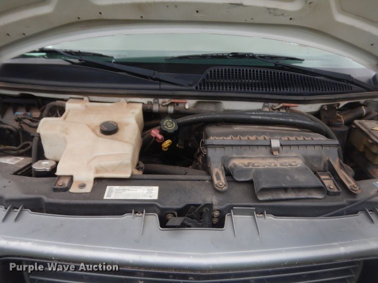 image for item IP9826 2000 GMC 3500  shuttle bus